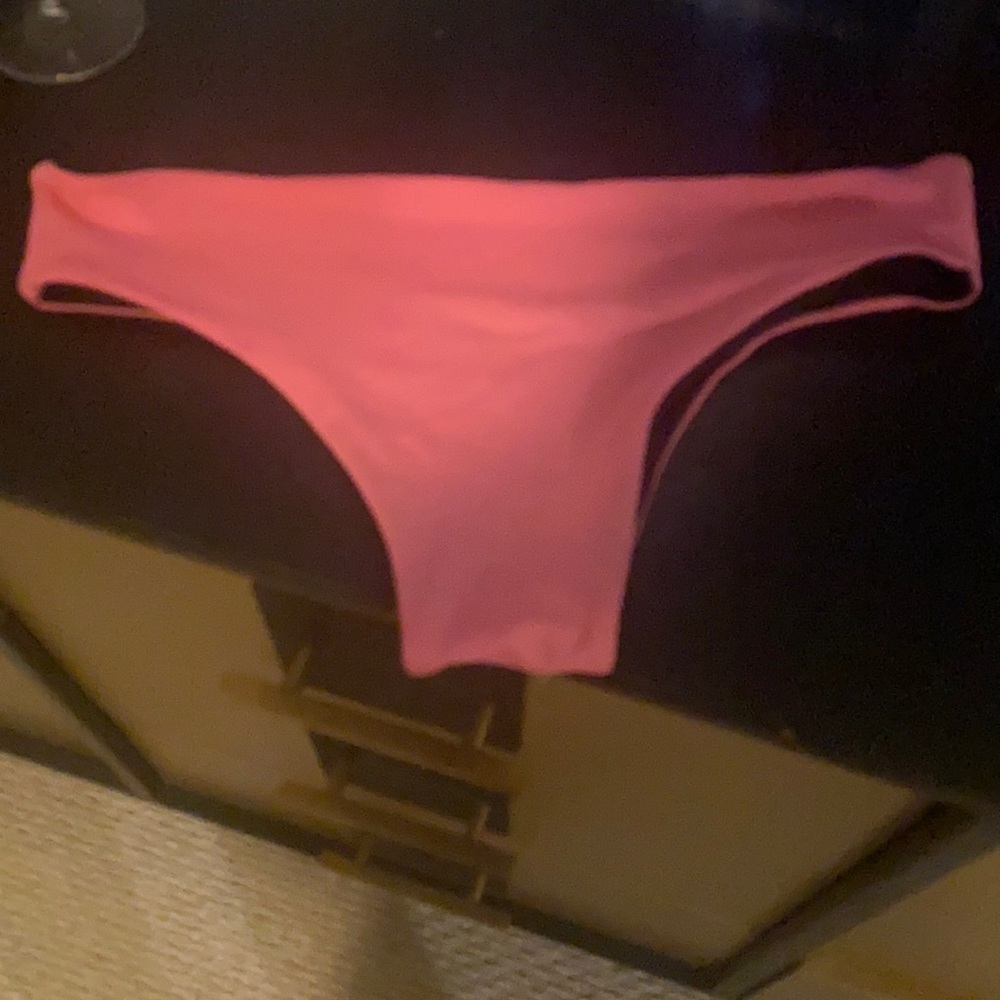 Black and Pink reversible bikini bottom EUC